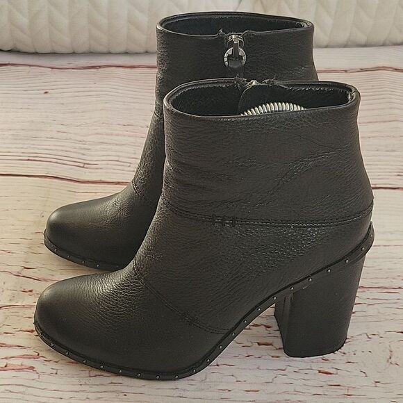 SPLENDID Black Leather Heeled Ankle Boots with Silver Studs Size 7 - Picture 2 of 10